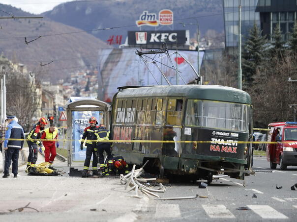 Istražitelji izuzimaju dokumentaciju iz GRAS-a, Ministarstva saobraćaja i Vikler-prometa