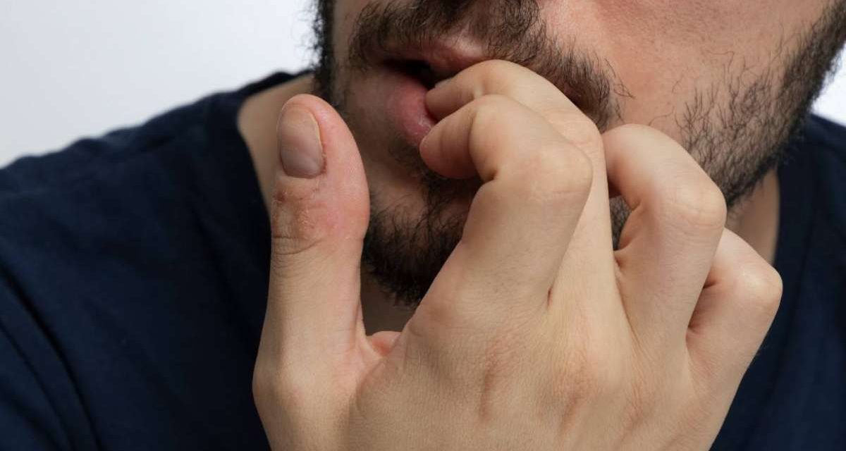 Prokrastinacija, grickanje noktiju i samosabotaža: Zašto je mozak izabrao preživljavanje, a ne unutarnji mir