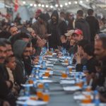 Zajednički iftar za raseljene Palestince u razorenoj Gazi