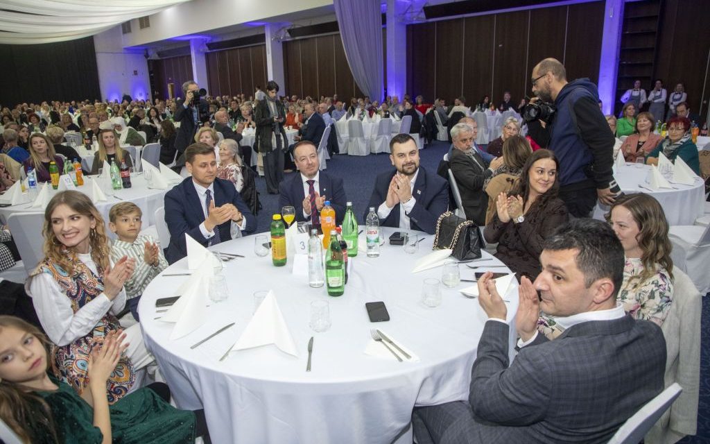 Hiljadu Bošnjaka na sijelu: Bajramska ekstaza u Zagrebu