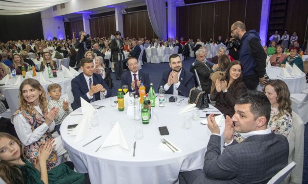 Hiljadu Bošnjaka na sijelu: Bajramska ekstaza u Zagrebu