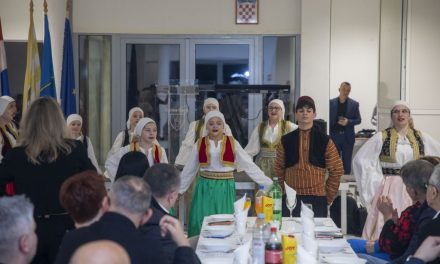 Gdje granica ne dijeli: Veselo na Bajramu u Gunji