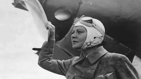 Čuvena Bošnjakinja, kćerka neba: Knjiga o Sabihi Gökçen