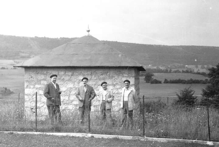 Rušenje turbeta Alije Đerzeleza