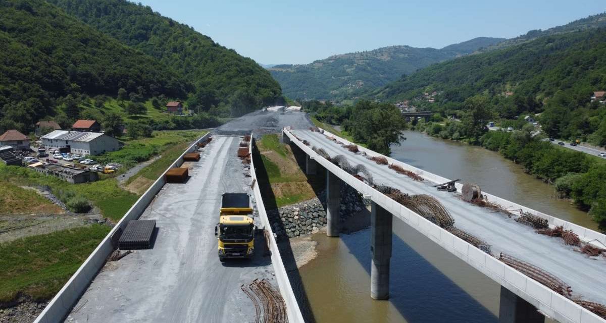 Autocesta kao spomenik kriminalu: Banke obustavile finansiranje, izvođači obustavili radove, Vlada se pravi da je sve uredu