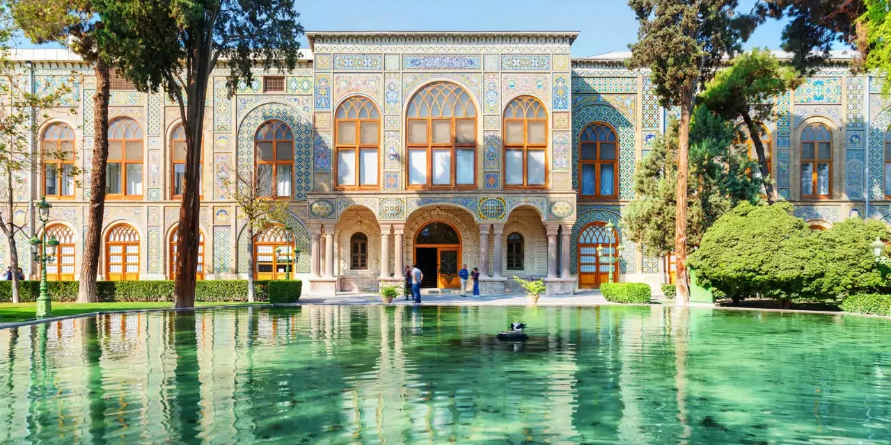 Udari na dragulj dinastije Kadžar