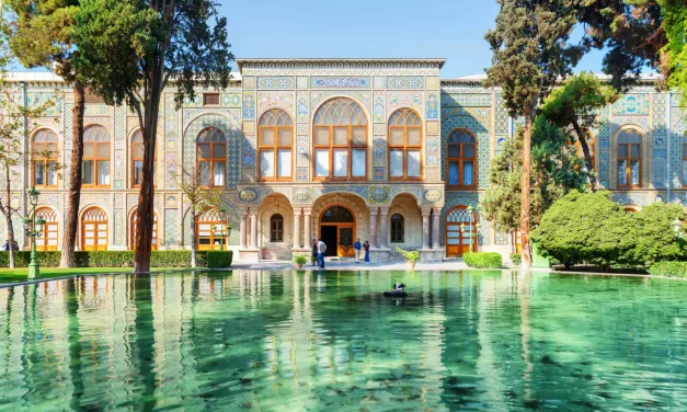 Udari na dragulj dinastije Kadžar