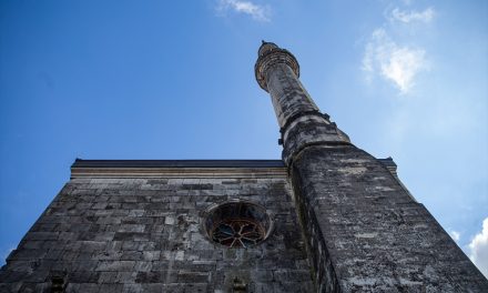 Džamija Fethija u Bihaću: Arhitektonski biser koji svjedoči o susretu civilizacija