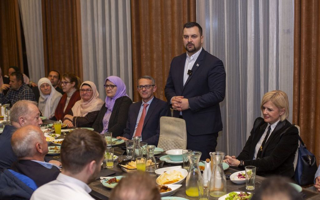 Župan i gradonačelnica Rijeke na iftaru: Ovo više nije suživot, ovo je zajednički život