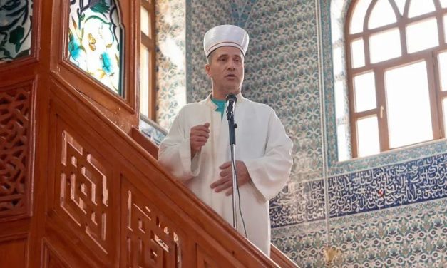 AI efendija: Uključićemo “live” i ne morate uopće dolaziti u džamiju