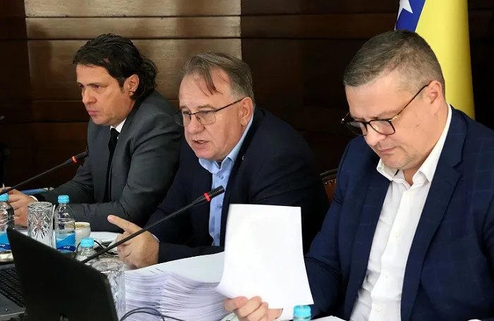 Vlada FBiH planirala zadužiti entitet za nevjerovatnih dvije milijarde maraka