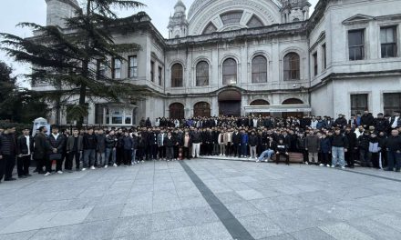 Hiljadu i po mladih na sabah-namazu u džamiji Dolmabahçe