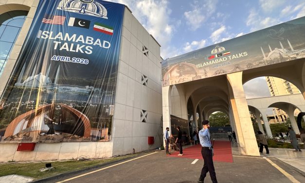 Islamabad: Napredak u pregovorima Irana i SAD-a prate zbunjujuće informacije o američkim ratnim brodovima u Hormuzu