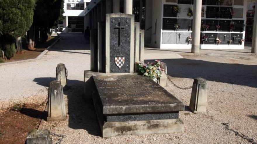 Španska vlada naredila uklanjanje ustaškog grba s groba Vjekoslava Maksa Luburića