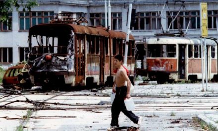 1425 dana: Peti april. Dan početka opsade Sarajeva