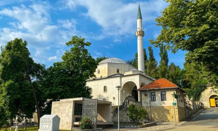 Gradačac obilježava 200 godina džamije svoga velikana Husein-kapetana Gradaščevića
