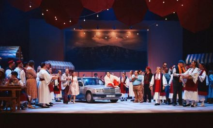 Premijerno izveden novi splitski “Ero s onoga svijeta”: Konja i magarca na sceni zamijenili motor i mercedes