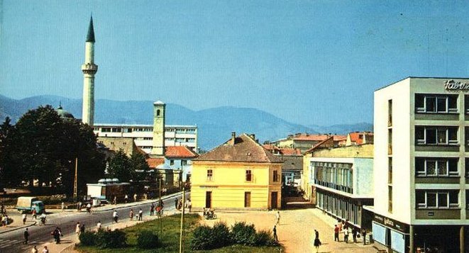 Prva sahat-kula izgrađena u Bosni jeste ona što je stajala pored Ferhadije u Banja Luci