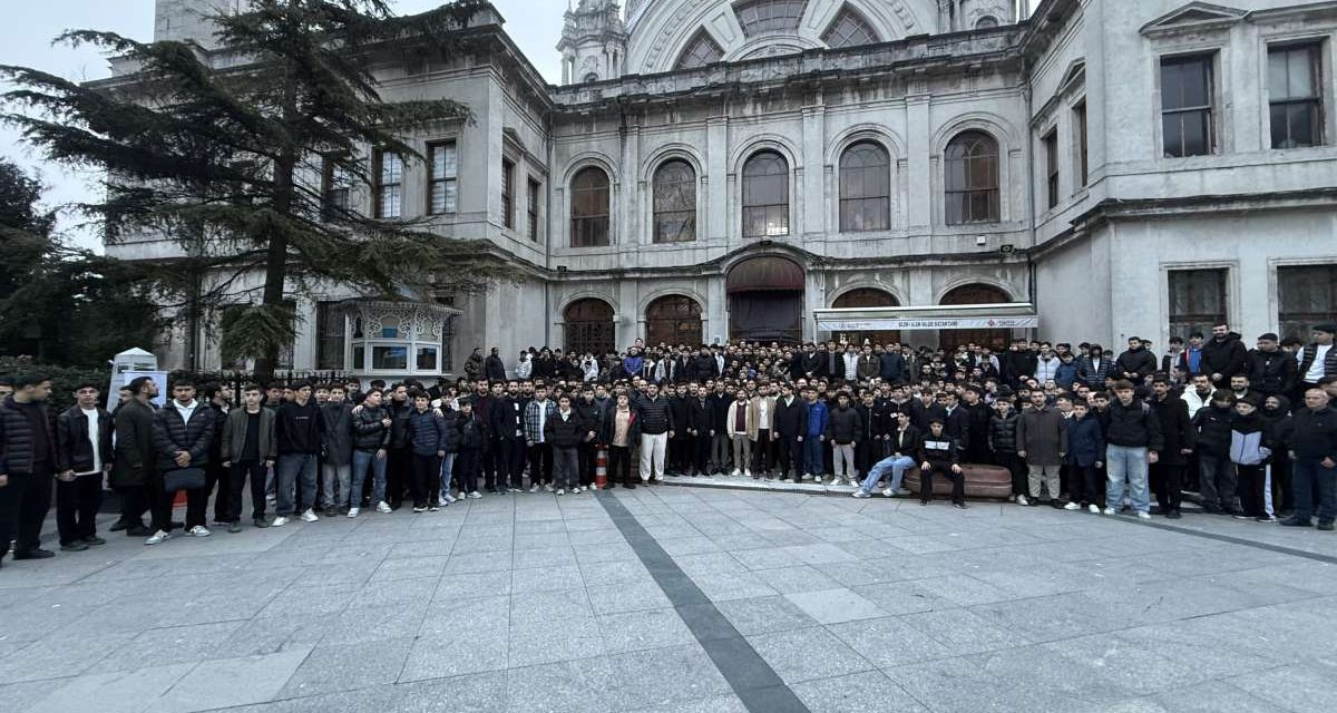 Hiljadu i po mladih na sabah-namazu u džamiji Dolmabahçe