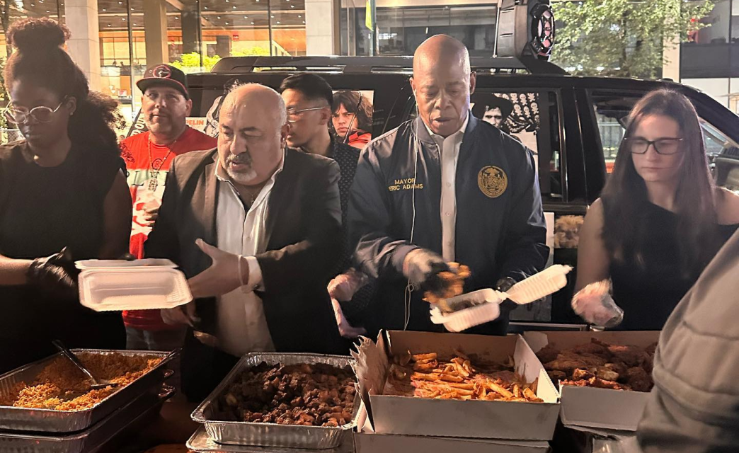 Turski ugostitelj otvorio vrata svoga restorana beskućnicima, omogućio im toplo mjesto i hranu