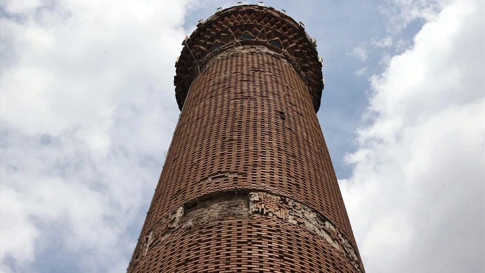 Krivi minaret u Sivasu