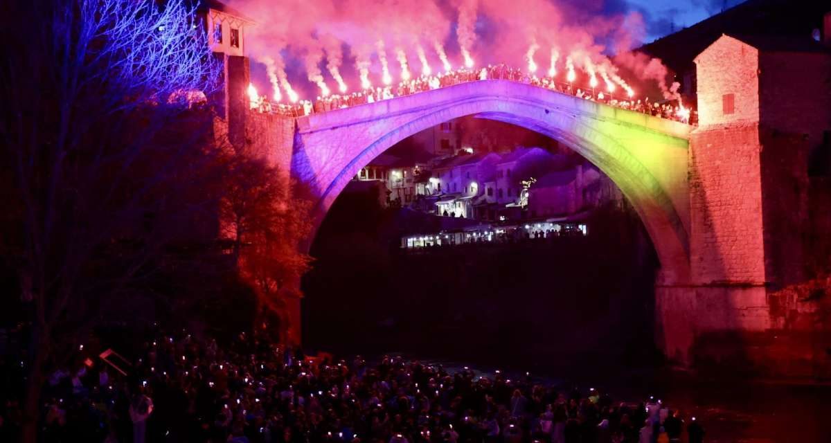 Sok sa Starog mosta, bakljada i hiljade Mostaraca koji skandiraju ime – Sergej Barbarez