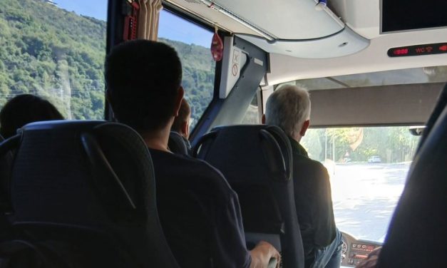 Marsela Sukić tvrdi da joj zbog marame vozač autobusa u Crnoj Gori nije dozvolio da sjedi u prednjem dijelu vozila