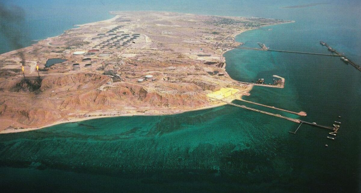 Dok svi gledaju u Harg, Iran izvozi naftu drugim putevima