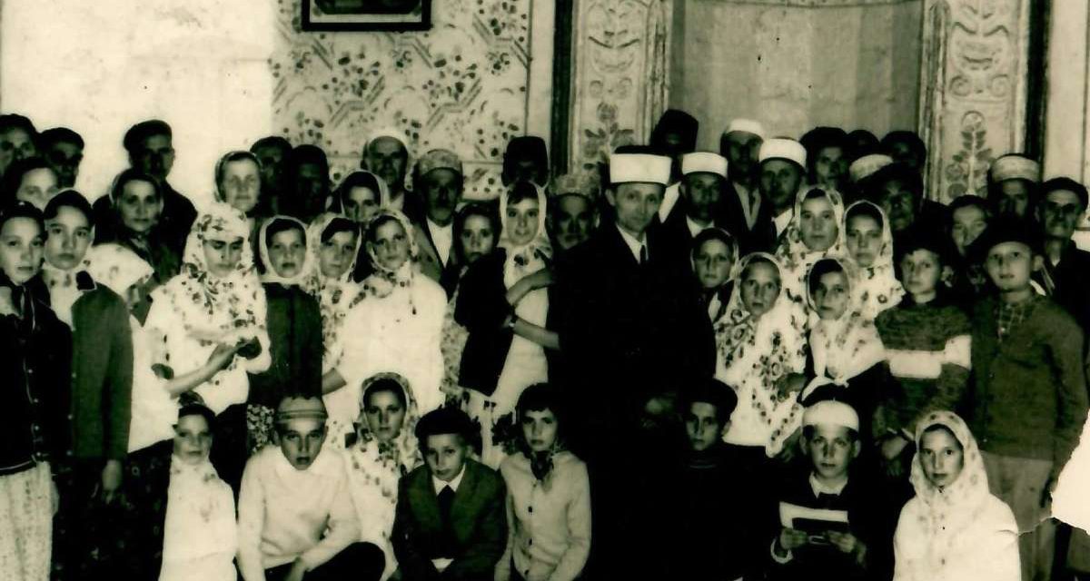 Medžlis IZ Gradačac pozvao građane da dostave stare fotografije Husejnije