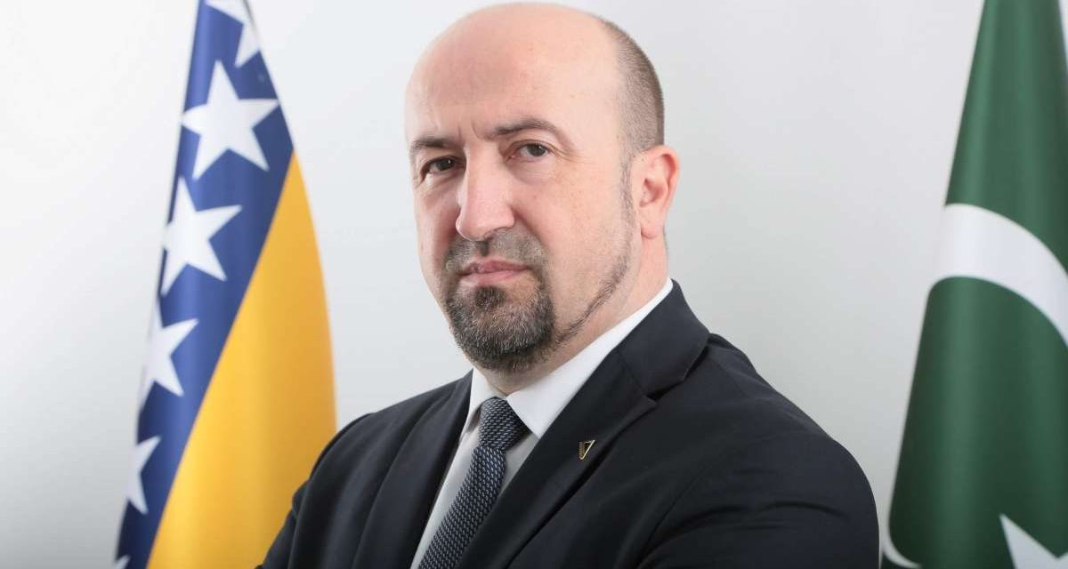 Islamska zajednica oštro osuđuje islamofobični govor državnog ministra Srđana Amidžića