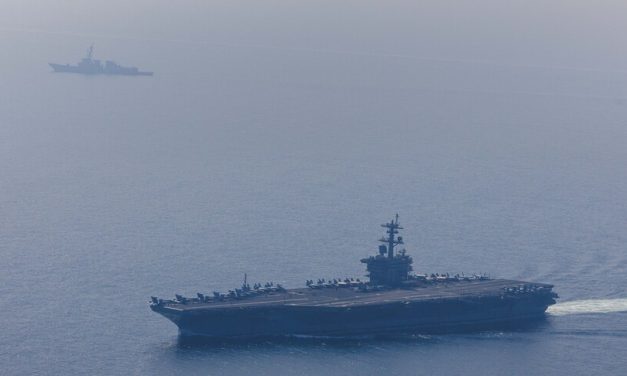 Iran pogodio američki ratni brod koji je pokušao ući u Hormuz