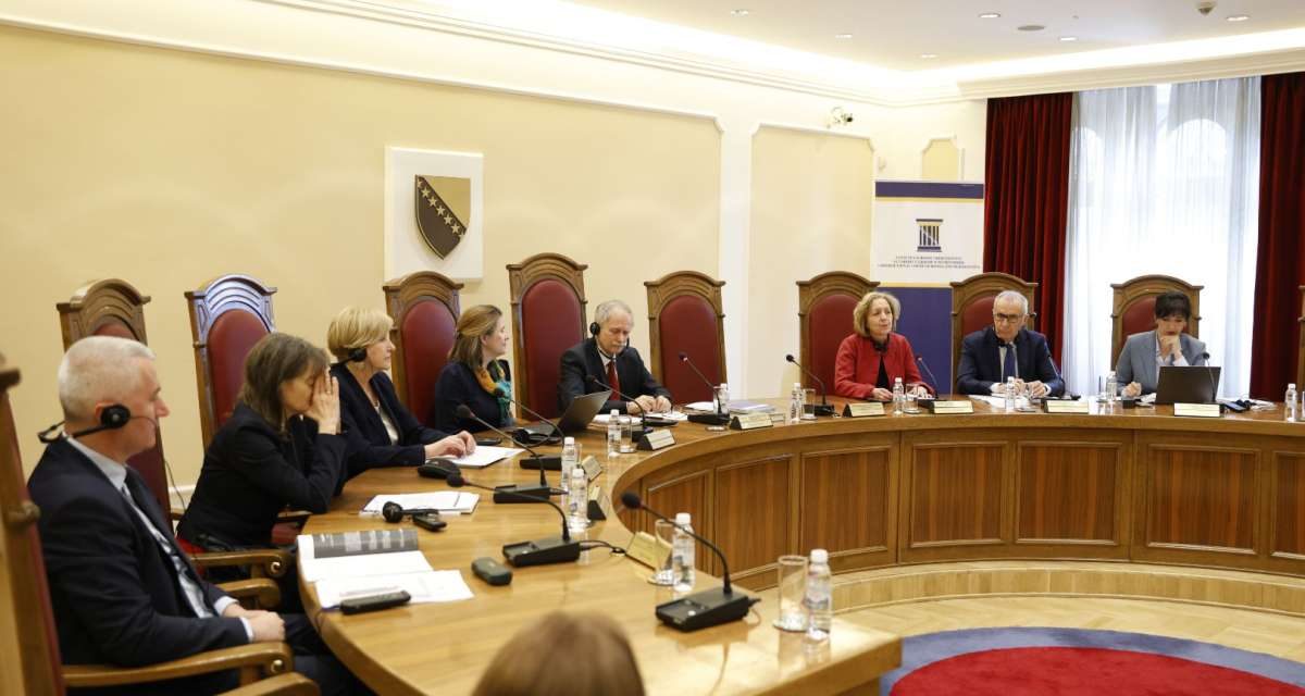 Ustavnom sudu fali sudaca dok se neriješeni predmeti gomilaju dostižući brojku od 13.000