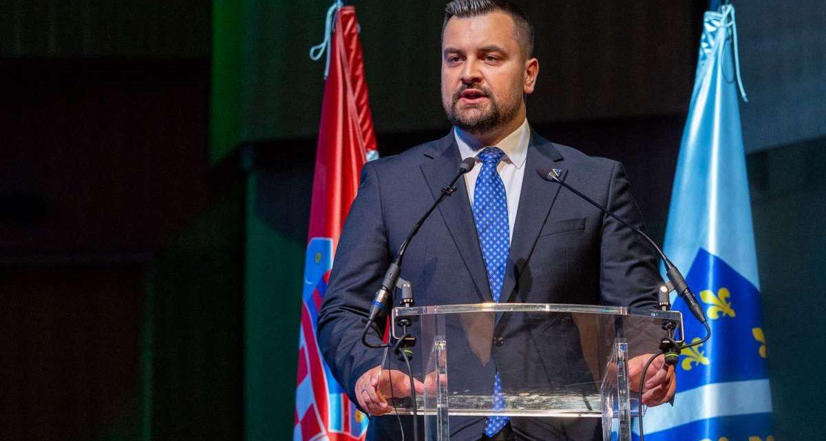 Armin Hodžić o inicijativi DP-a: Žele li da Hrvati u Bosni i Hercegovini budu manjina ili da Bošnjaci u Hrvatskoj konstitutivni?
