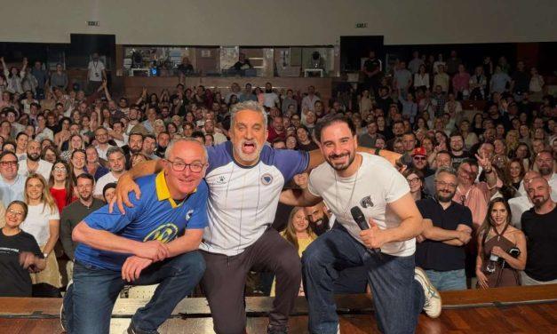 Bassem Youssef u Sarajevu napravio presedan: Prvi put je na bini bio bez egipatskog dresa jer je nosio dres Bosne