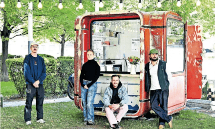 Kultni kiosk K67 ispred bečkog Museumsquartiera