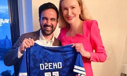 Amra Šabić El-Rayess poklonila Džekin dres Mamdaniju i poručila: “S bismiletom i uz osmijeh, samo naprijed”