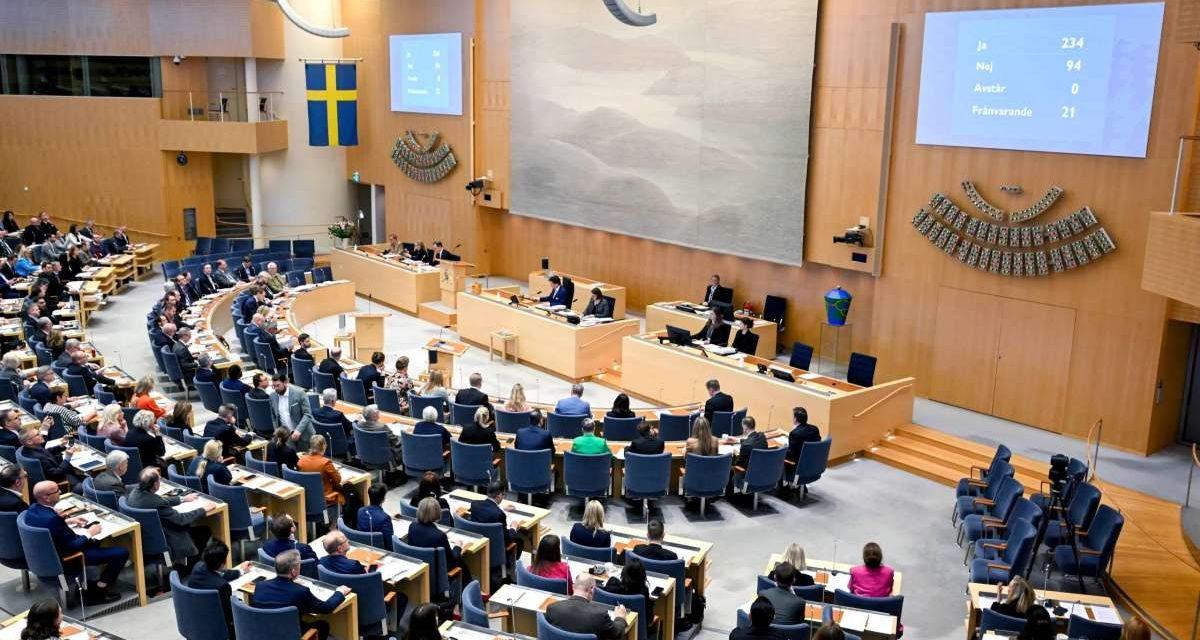 Švedska usvojila kontroverzni imigracioni “zakon o cinkarenju”