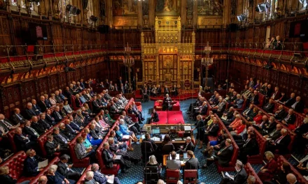 Krhki mir na stolu lordova: Britanska diplomatija pred izazovom u Bosni i Hercegovini