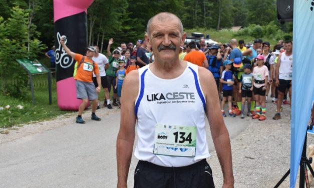 Mile Vukelić iz Gospića, iako ima 73 godine, 13. put biciklom hodočastio Srebrenicu