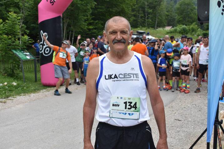 Mile Vukelić iz Gospića, iako ima 73 godine, 13. put biciklom hodočastio Srebrenicu