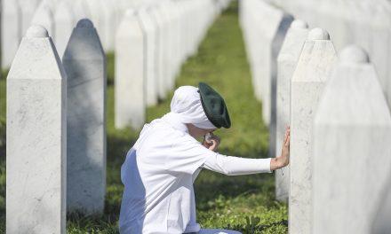 Pred ovim bijelim nišanima riječi su uvijek nedovoljne