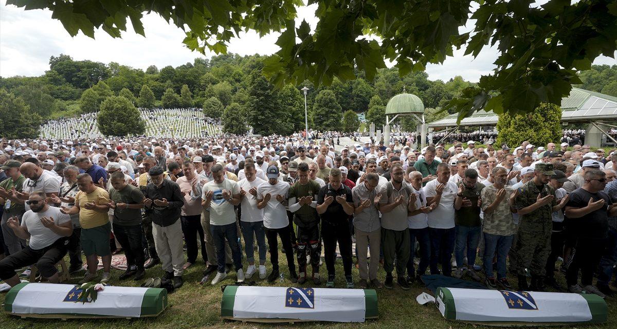 Poruka iz Srebrenice: Obećajmo danas da nećemo biti naivni i od drugih očekivati samilost, kada znamo da nje neće biti