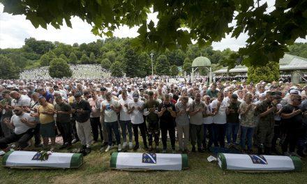Poruka iz Srebrenice: Obećajmo danas da nećemo biti naivni i od drugih očekivati samilost, kada znamo da nje neće biti