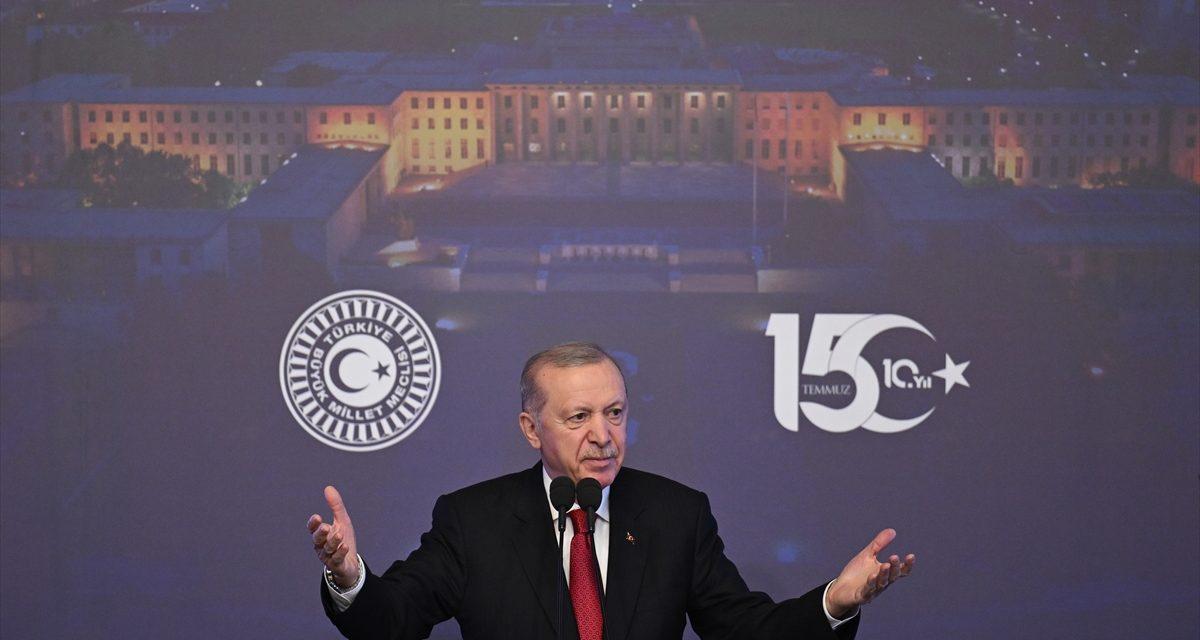 Erdoğan: 15. jula turski narod stao je u odbranu svoje nezavisnosti i budućnosti