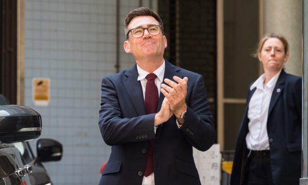 Andy Burnham, katolik na anglikanskom dvoru Charlesa III