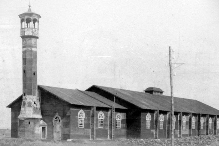 Sjena minareta u Sudetima: Zaboravljena sudbina sandžačkih muslimana u austrougarskom logoru Cheb