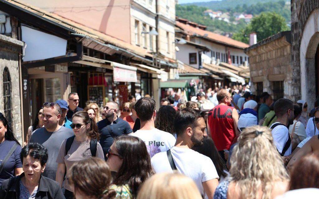 Dino Merlin efekat: Sarajevo vrvi od posjetilaca
