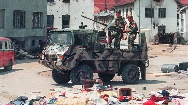 Napad na Srebrenicu, izdaja UN-a i početak genocida