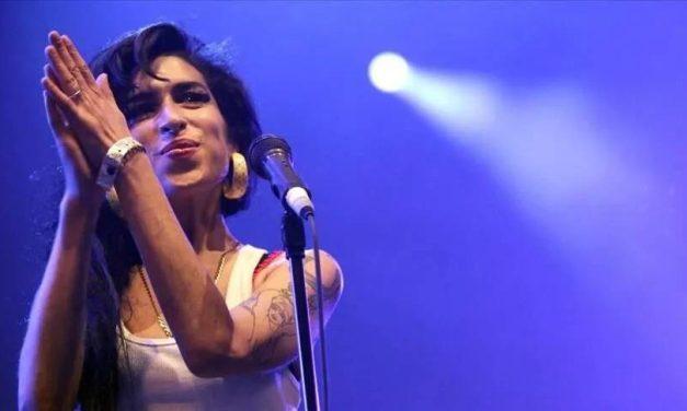 Tragični život Amy Winehouse završio je s tri boce votke i pet puta većom dozom alkohola u krvi od dopuštene