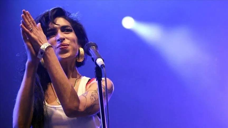Tragični život Amy Winehouse završio je s tri boce votke i pet puta većom dozom alkohola u krvi od dopuštene